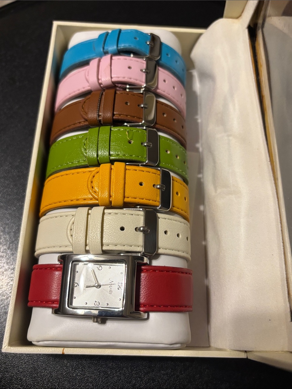 Vintage Women's Watch Interchangeable Leather Straps NOT Working Needs battery
